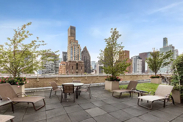 Sold by Brown Harris Stevens | media 17