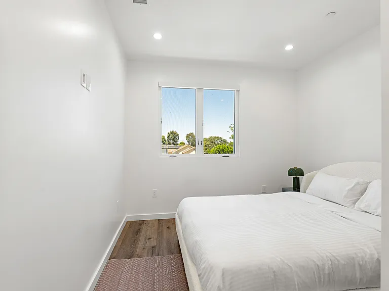 4805 Matilija Ave — Photo 5