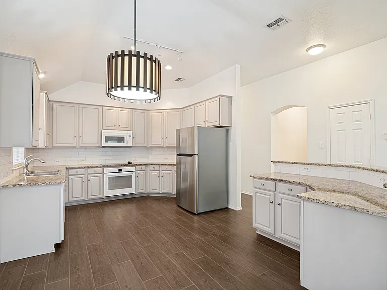 9021 Floyd Dr — Photo 6