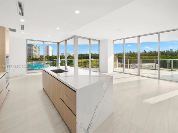 2411 Laguna Cir, North Miami, FL