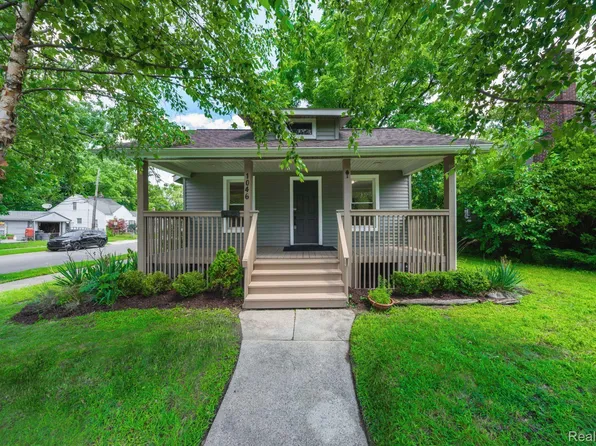 1046 Pinecrest Dr, Ferndale, MI 48220