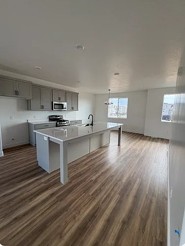 539 W 1860 N Photo 1