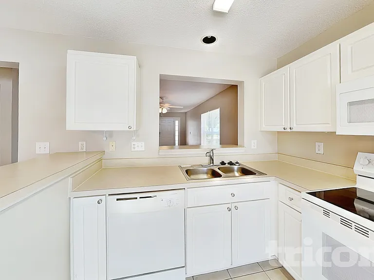 6739 Summer Haven Dr — Photo 5