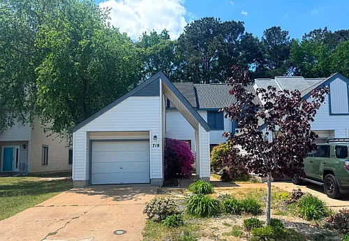 718 Hecate Dr Photo 1