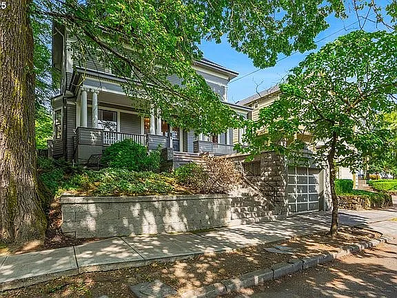3425 S Corbett Ave — Photo 3