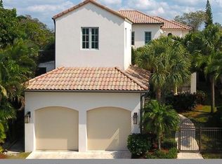 9360 Vanderbilt Dr, Naples, FL 34108
