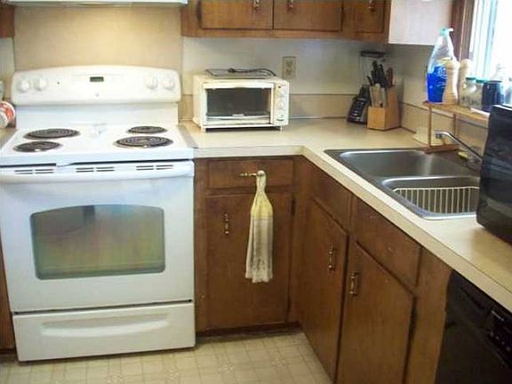Bright, sunny kitchen