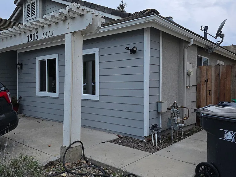 1915 S Regina Ct — Photo 4