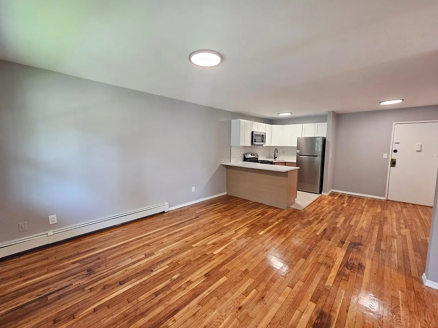 2 bed, 1000 sqft, $2,100 — Photo 3