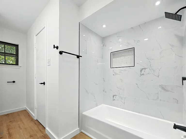 3309 Larkin Ln — Photo 16