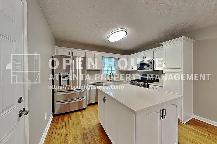 210 Austin Dr — Photo 5