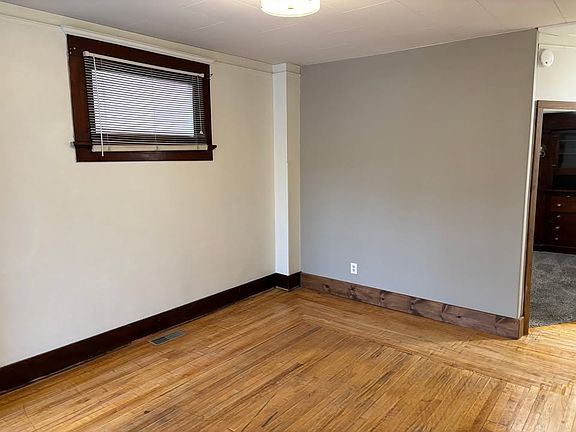 3rd image of 1110-1120 W Park St #1110