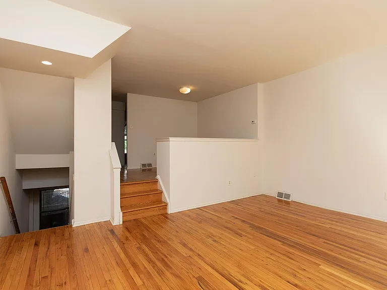 215 N 23rd St — Photo 8
