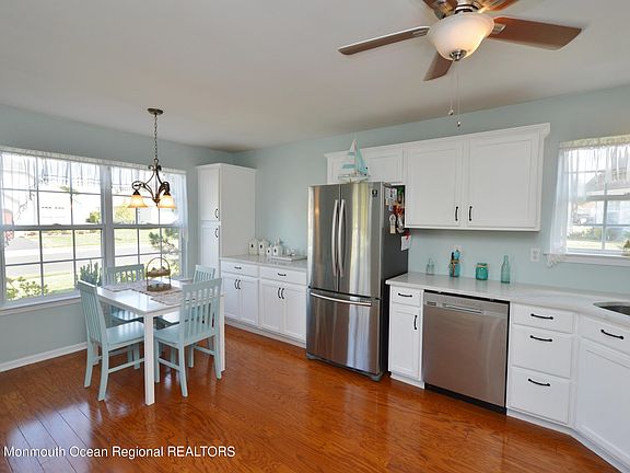 5th image of 2477 Spring Hill Dr