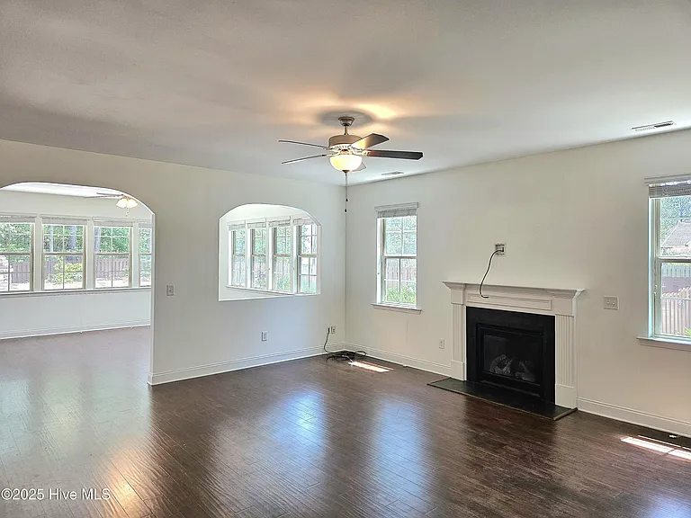 100 Mayfield Ct — Photo 7