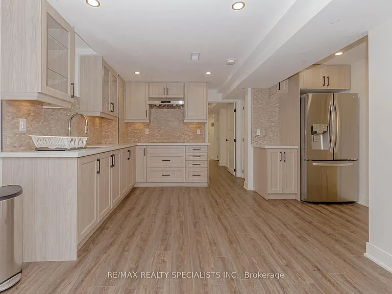 2535 Raglan Ct #LOWER — Photo 15
