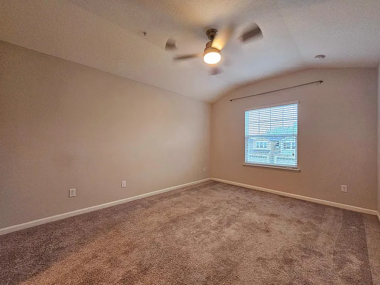 144 Paradas Pl — Photo 9