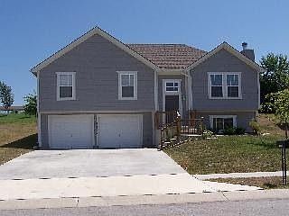 2nd image of 14911 Pine View Dr