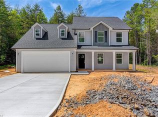 3517 N Lakeshore Dr, Clemmons, NC 27012