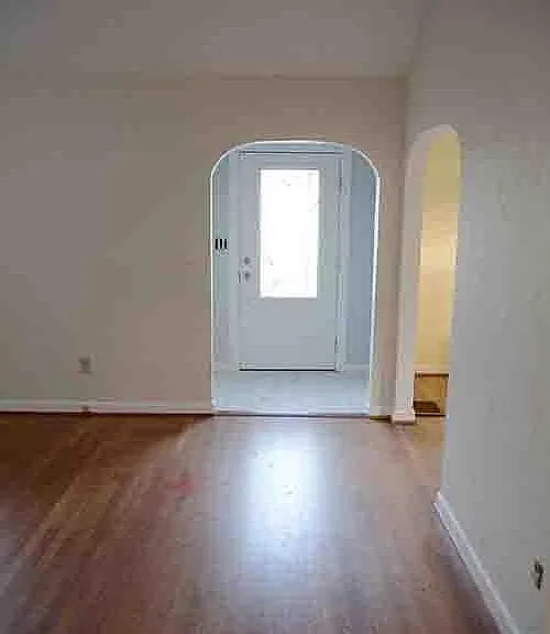 1683 N Longview St — Photo 4