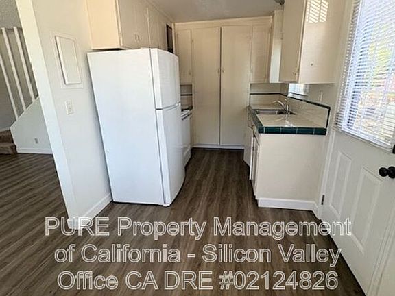 4th image of 998B College Dr