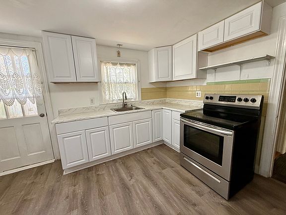 4th image of 27 Hartwell St
