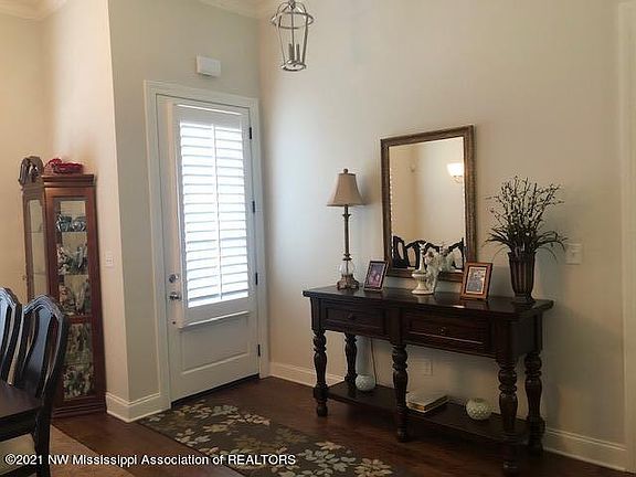 2nd image of 3238 Vineyard Dr W