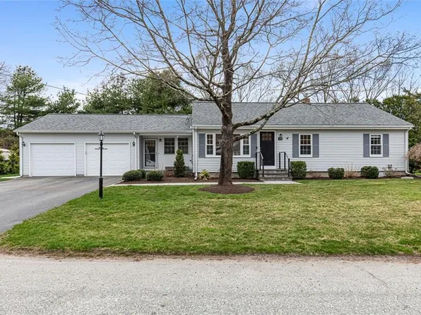 45 Bonnie Brook Dr, Cumberland, RI 02864