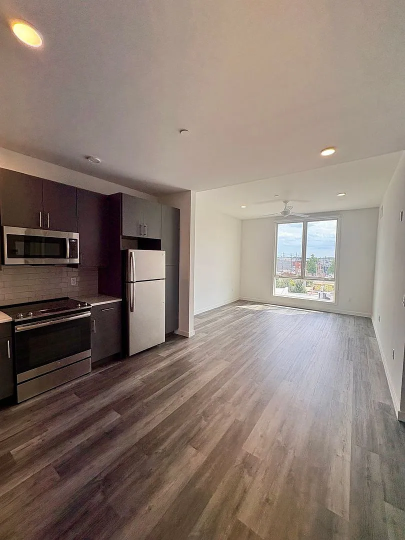 2559 Amber - Residential — Photo 2