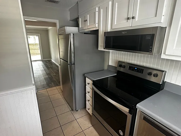 Center Town Condominiums — Photo 13