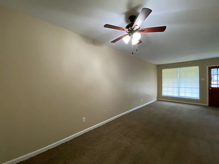 1032 University St — Photo 6