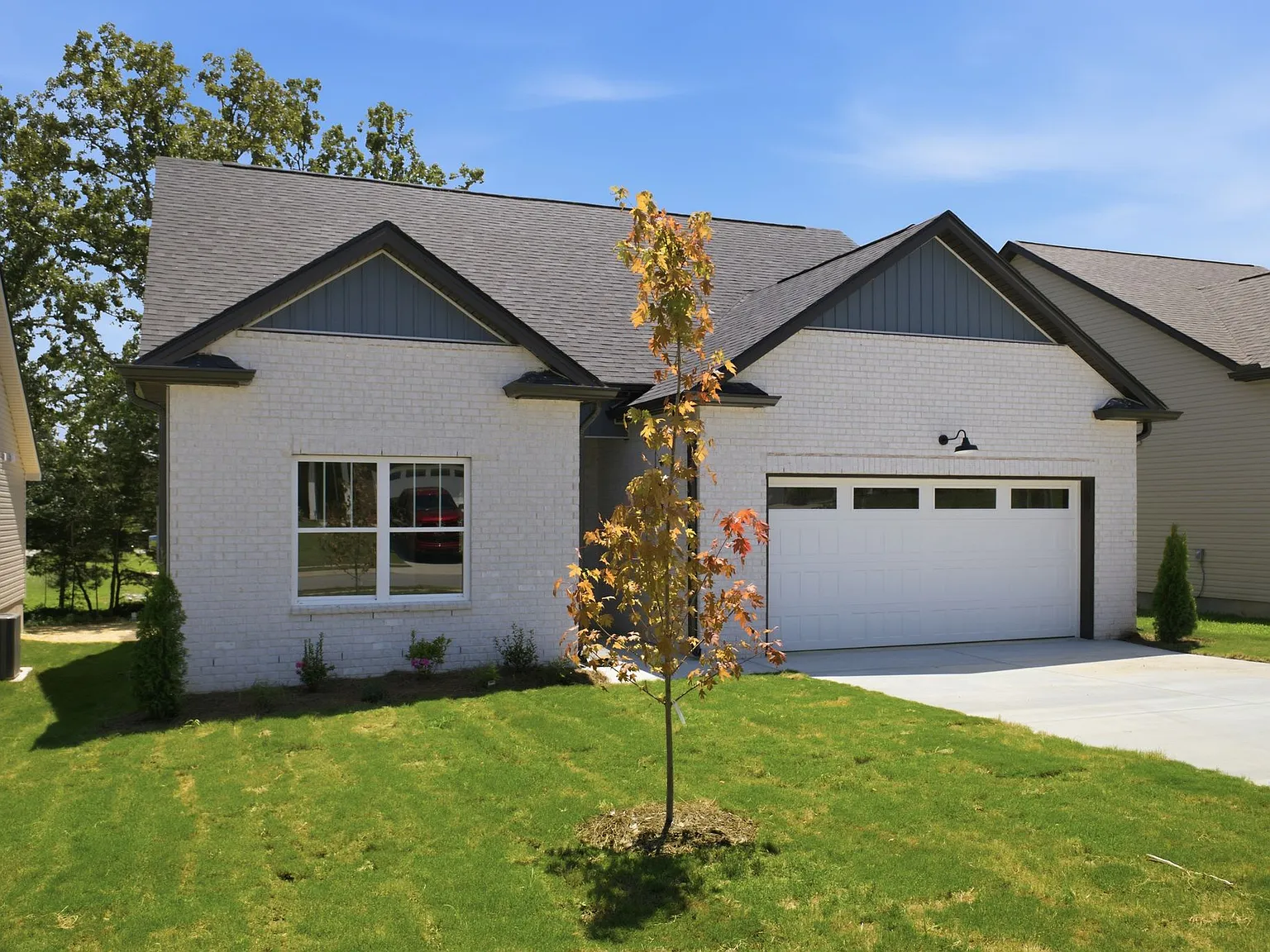 3 bed, 2.5 bath, 1450 sqft, $2,295 — Photo 2