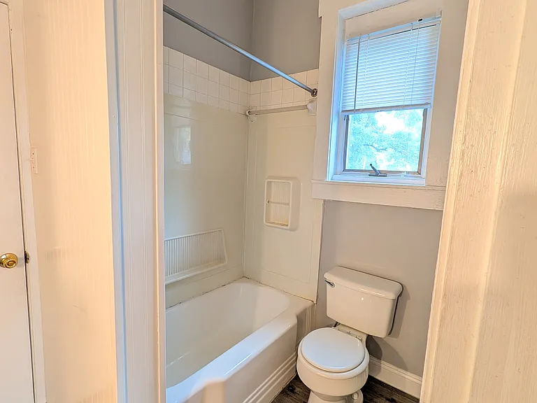 700 N Jefferson St #B — Photo 9