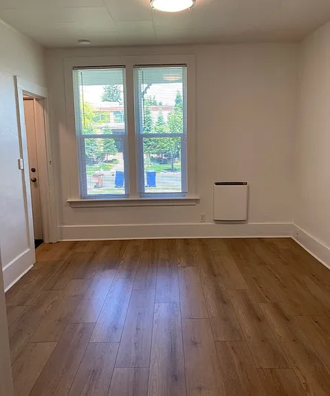 1703 W 1st Ave — Photo 4