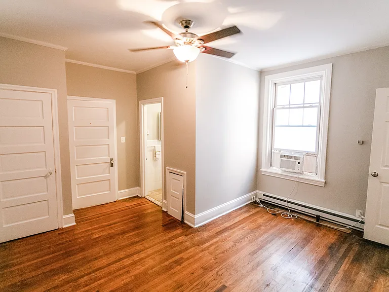 125 S 21st St #5R — Photo 3