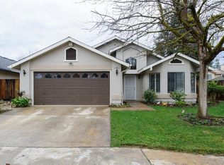 1041 N Fordham Ave, Clovis, CA 93611