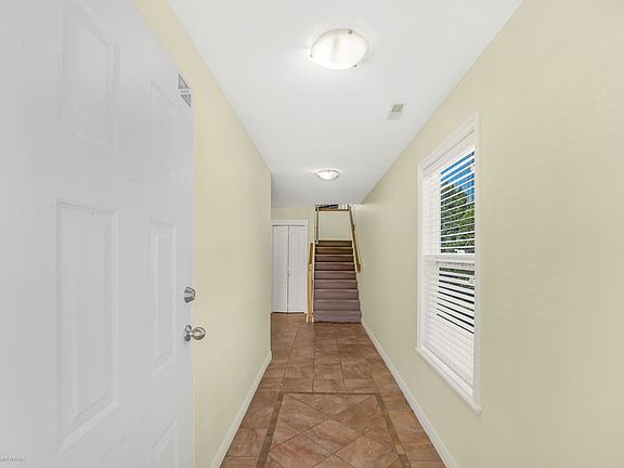 3rd image of 9487 Coote St
