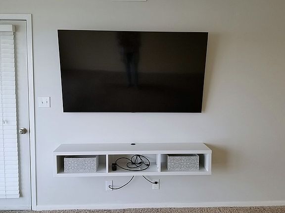 65" Samsung TV