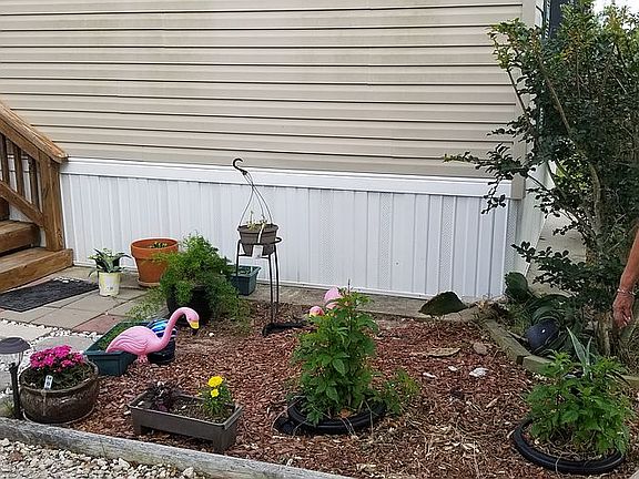 4th image of 150 Joy St