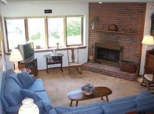 171 Coho Ln, Suffield, CT 06078