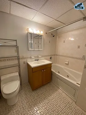 Rented by Fifth & Forever LLC | media 28