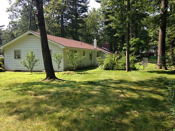 5th image of 11 Pinewood Dr