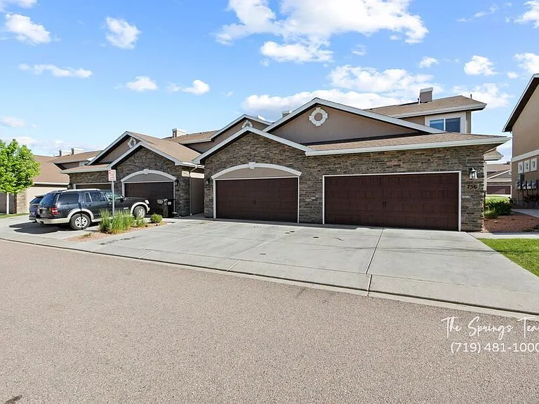 756 Brambleberry Hts — Photo 1