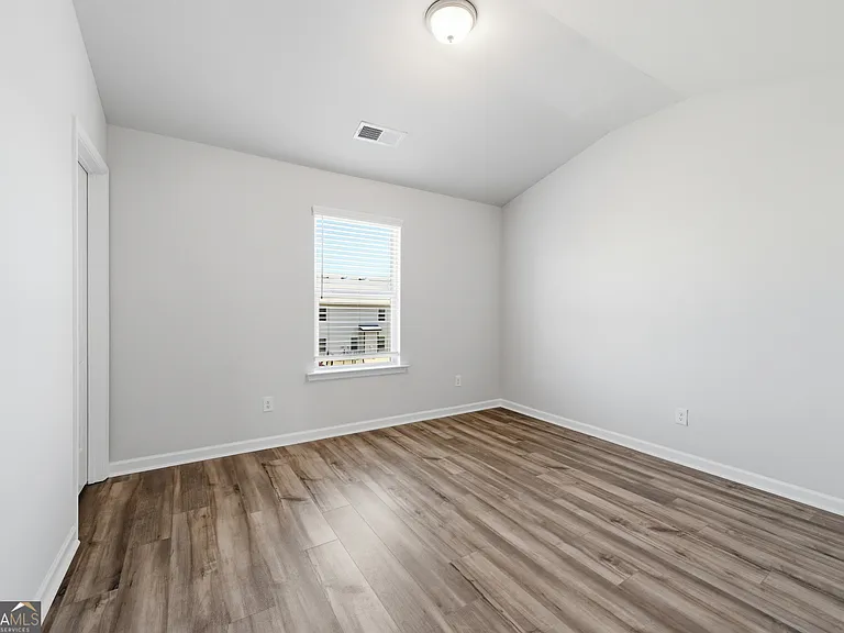 303 Eleanora Xing — Photo 25