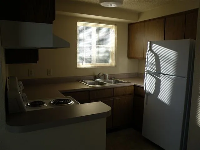 2000 Corner Creek Ln — Photo 6
