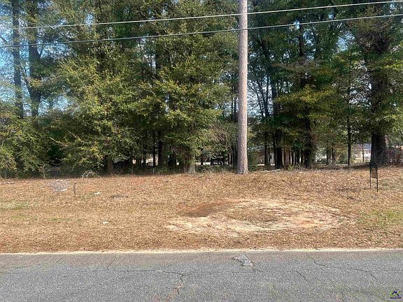 2nd image of 1012 King Blvd