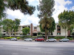 21650 Burbank Blvd UNIT 301, Woodland Hills, CA 91367