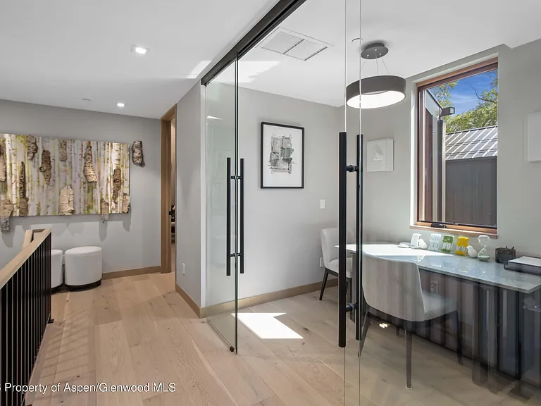 155 Lakeview Dr — Photo 32