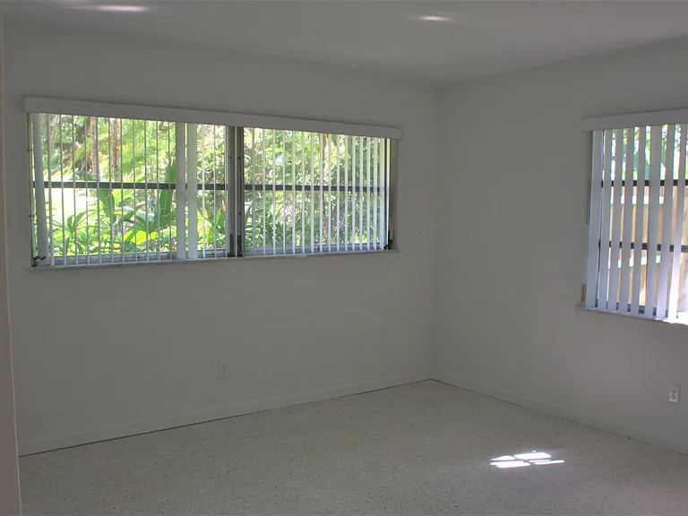 635 18th Pl — Photo 7