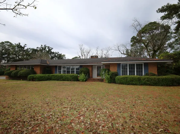 2524 Jerry Jones Dr, Valdosta, GA 31602